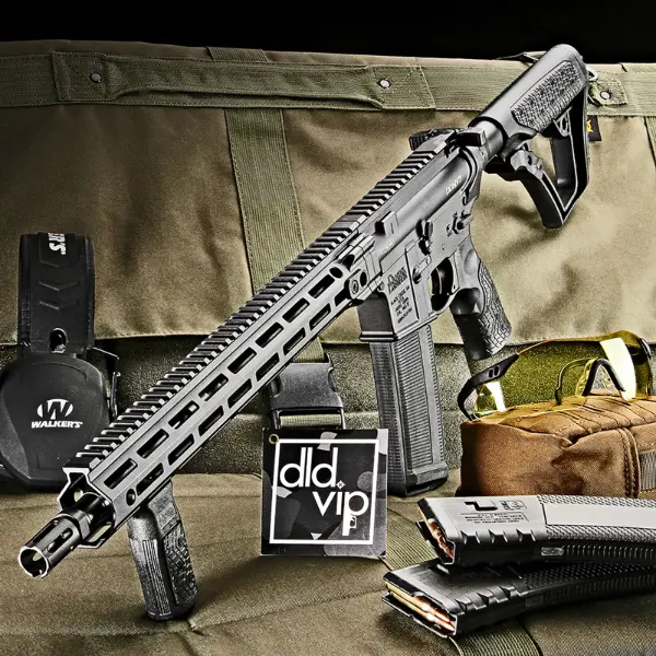 Daniel Defense DDM4V7 5.56 w/ Foregrip - 1