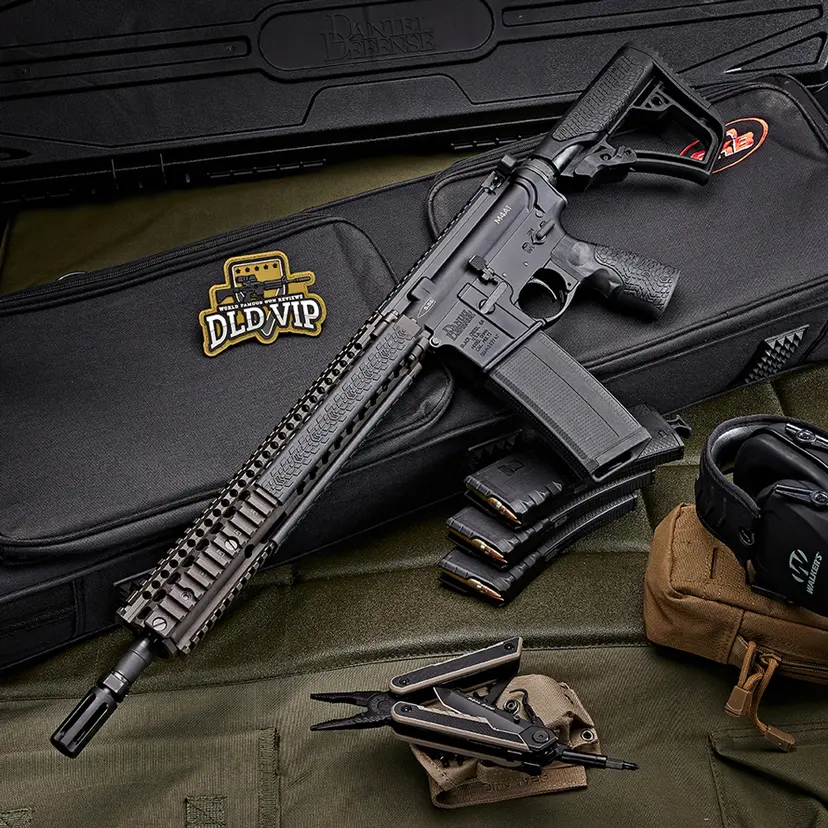 Daniel Defense M4A1 SOCOM 5.56 16" OAL w/ FDE RIS II HG - 1