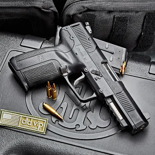 FN Five-seveN 5.7x28 BLK 10rd w/ 2 Mags - 1