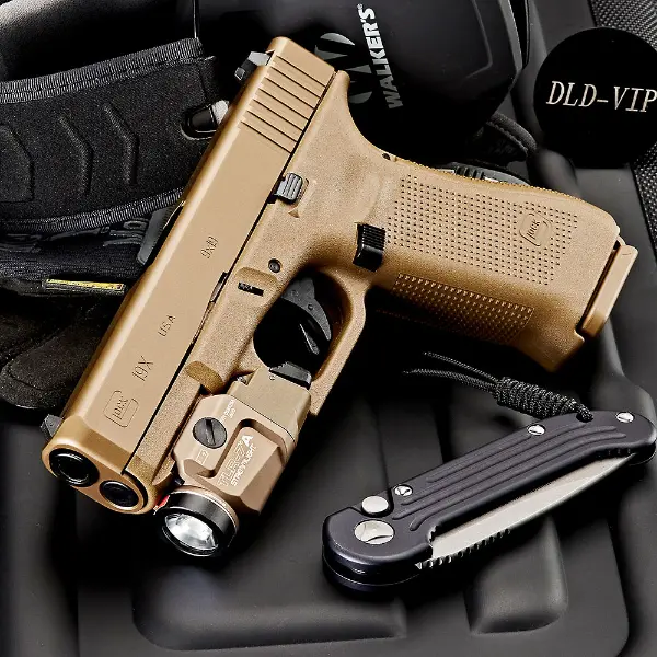 Glock 19x 9mm w/ Standard Sights & Streamlight TLR-7 - 1