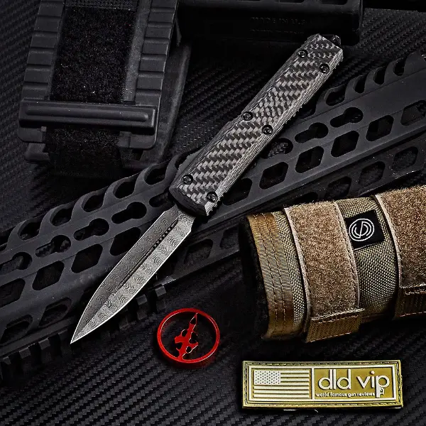 Microtech Ultratech D/E Signature Series Carbon Fiber Top Damascus Standard Ringed Hardware 122-16 CFS - 1