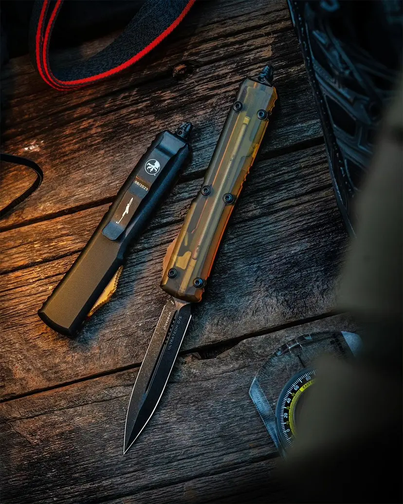 Microtech Ultratech D/E Signature Series Ultem Top & Button CPM Magnacut DLC Standard DLC Hardware 122-1 DLCTULS - 1