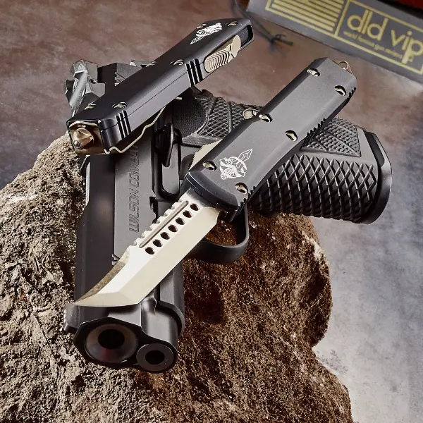 Microtech Ultratech Hellhound Bronzed Standard Signature Series - 1