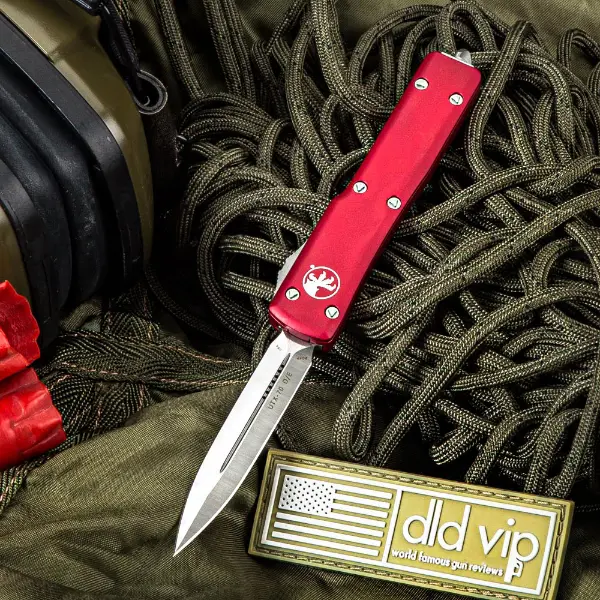Microtech UTX-70 D/E Red Satin Standard 147-4 RD - 1