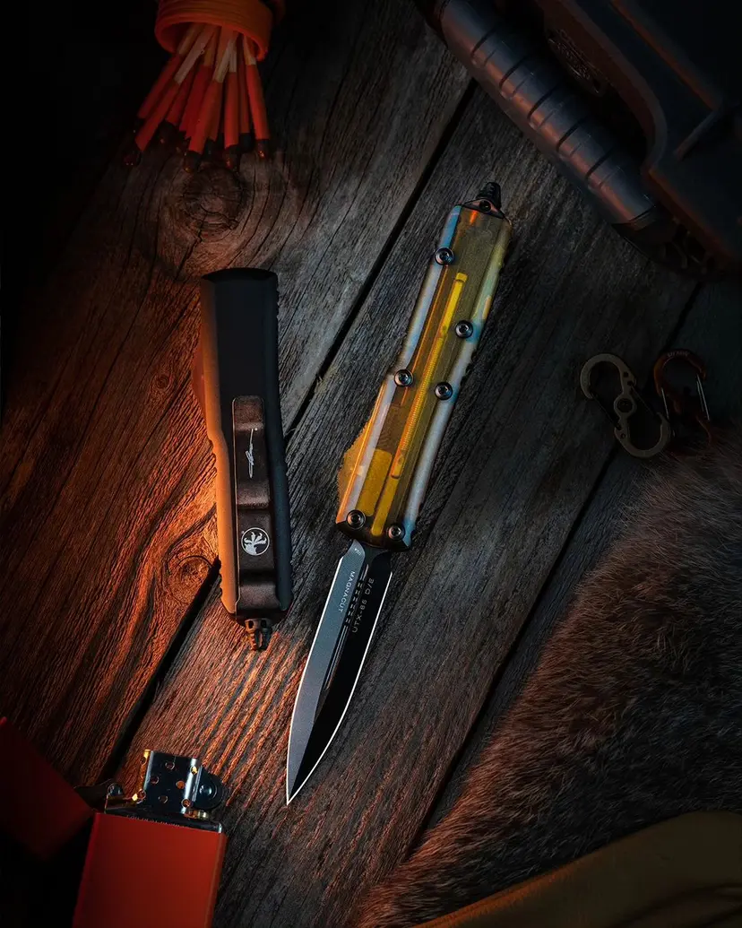 Microtech UTX-85 D/E Signature Series Ultem Top & Button CPM Magnacut DLC Standard DLC Hardware 232-1 DLCTULS - 1