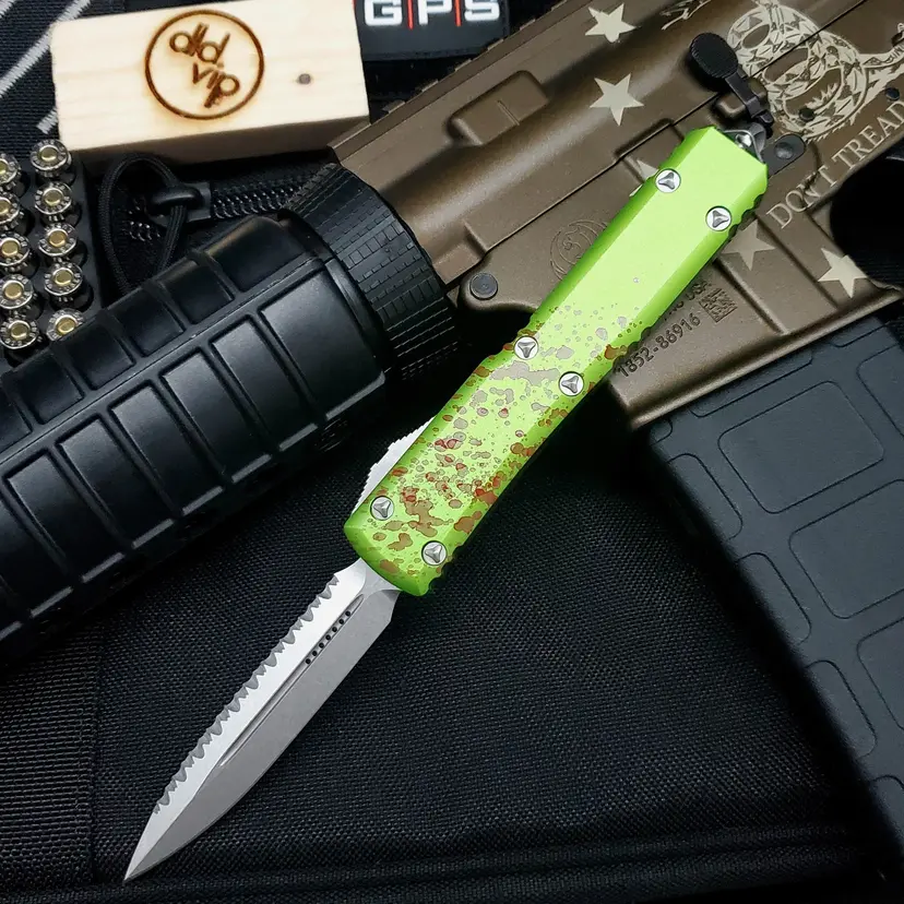 Microtech Zombie-Tech D/E Stonewash Full Serrated 122-12 Z - 1