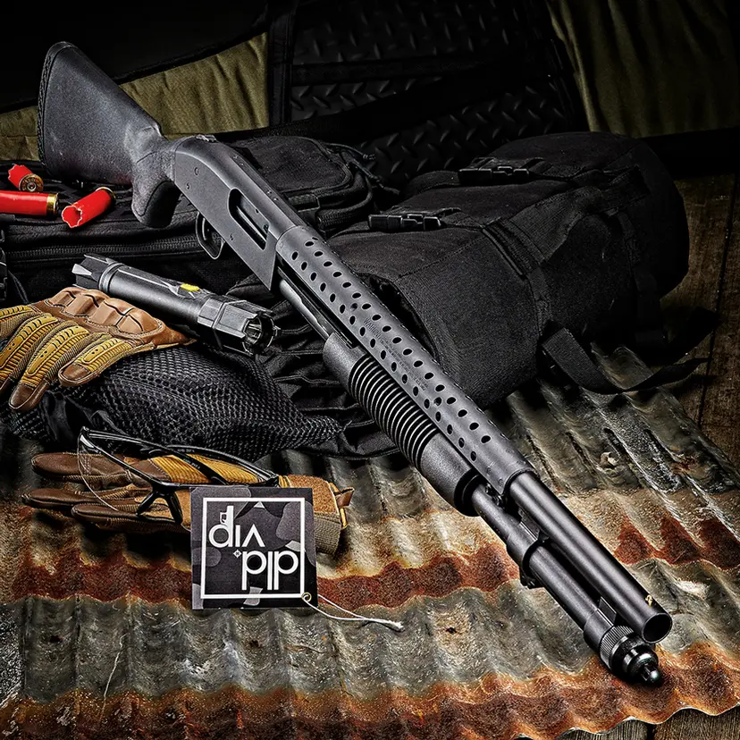 Mossberg 590 "Persuader" 12Ga 20" w/ Pistol Grip Kit - 1