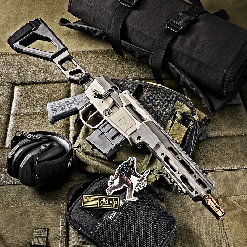 Q Mini Fix 300BLK 8" w/ Folding Brace - 1