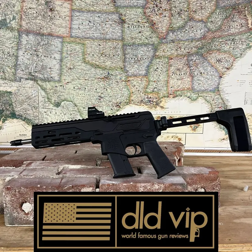 Diamondback DBX57 5.7x28 8" w/ Folding Brace & Optic Webinar  9780201390319 - 1