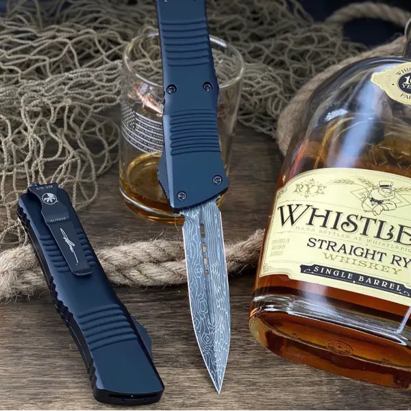 Microtech Combat Troodon D/E Signature Series Damascus Standard Ringed Hardware 142-16 S Webinar - 1